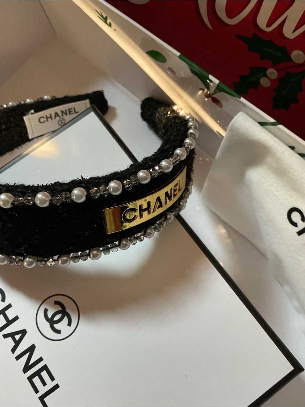 Authentic CHANEL  Black and Gold Pearl-Trim Headband - Picture 6 of 15